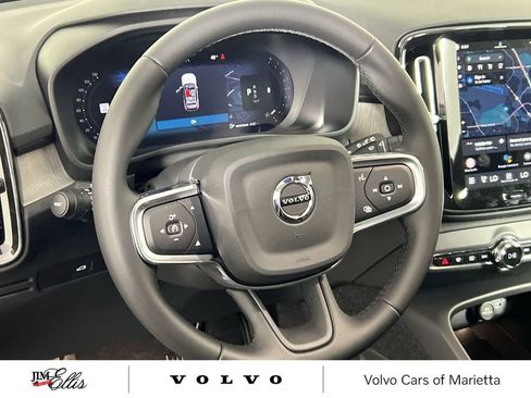 Certified 2026 Volvo XC40 B4 Core FWD image 10