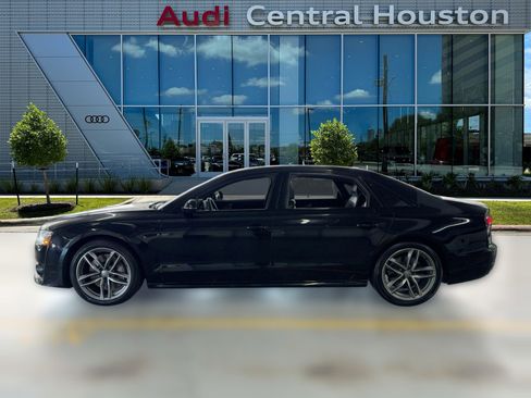 Used 2017 Audi A8 L 4.0T image 2