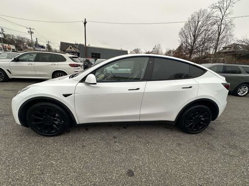 Used 2020 Tesla Model Y Long Range image 6