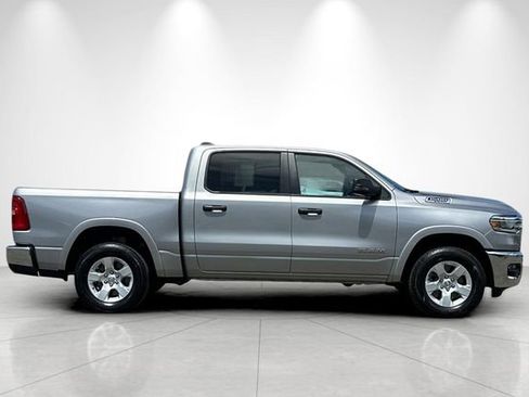 Used 2025 RAM 1500 Big Horn AWD/4WD image 3
