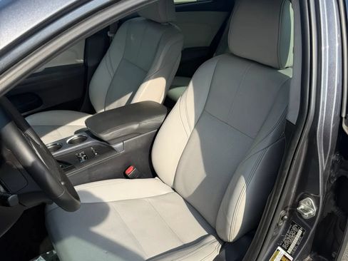 Used 2015 Toyota Avalon Limited FWD image 10