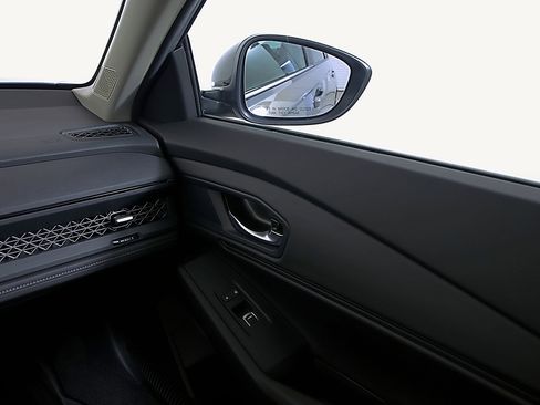 Certified 2025 Honda Accord SE image 18