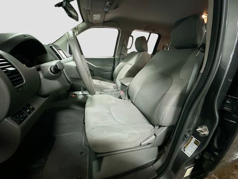 Used 2020 Nissan Frontier SV image 21