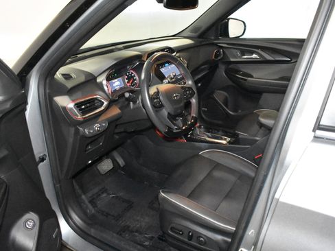 Used 2023 Chevrolet TrailBlazer RS w/ Sun and Liftgate Package image 24