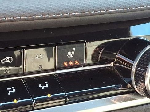 Used 2025 Chevrolet Equinox LT image 28