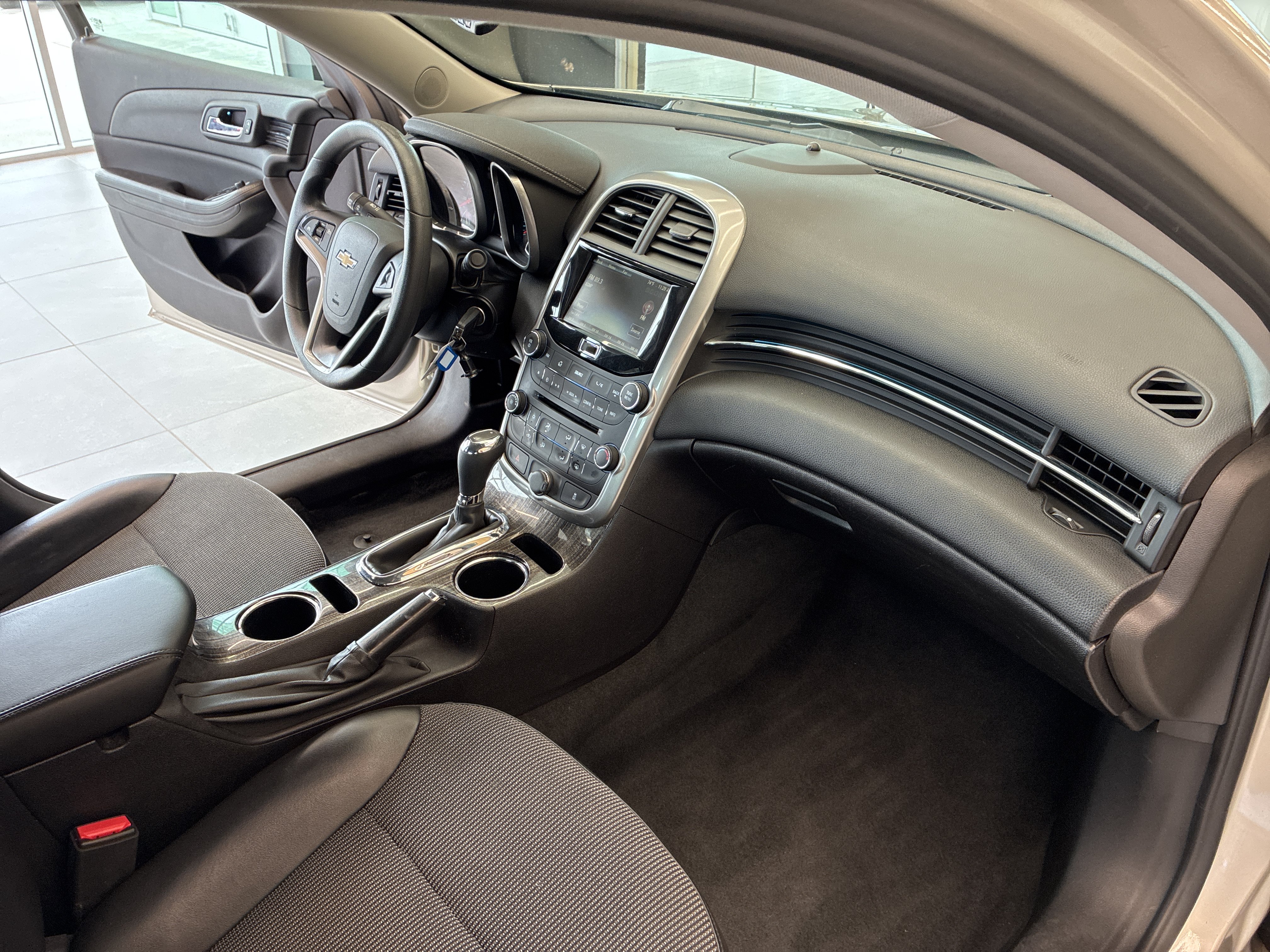 Used 2015 Chevrolet Malibu LT w/ Power Convenience Package FWD image 17