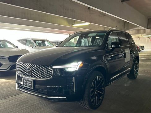 New 2026 Volvo XC90 B6 Plus w/ Protection Package Premier image 5