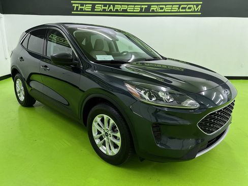 Used 2022 Ford Escape SE w/ Convenience Package AWD/4WD image 2
