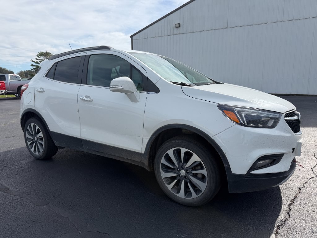 Used 2020 Buick Encore Essence AWD/4WD image 2