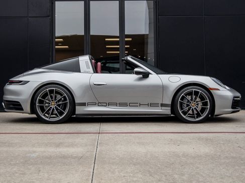 Certified 2022 Porsche 911 Targa 4 image 13