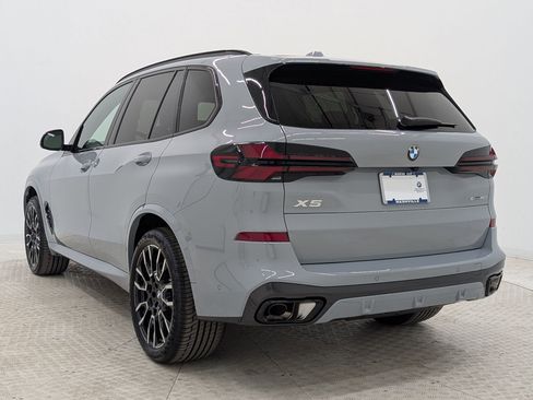 New 2026 BMW X5 sDrive40i w/ M Sport Package RWD image 3