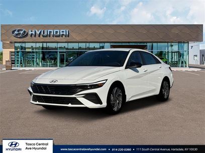New 2025 Hyundai Elantra SEL