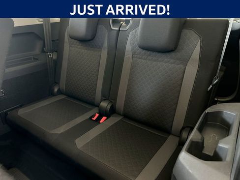 Used 2020 Volkswagen Tiguan S image 33