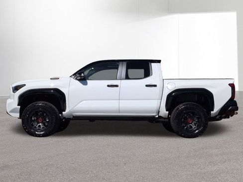 Certified 2025 Toyota Tacoma TRD Pro AWD/4WD image 9