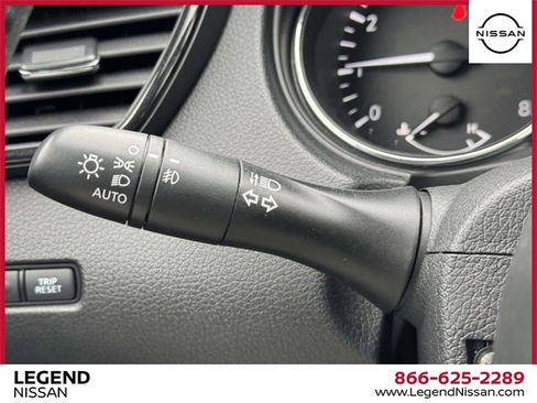 Used 2018 Nissan Rogue SL w/ Premium Package image 21