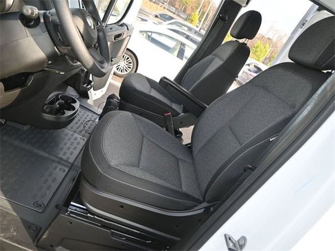 Used 2025 RAM ProMaster 2500 w/ Storage Group image 6