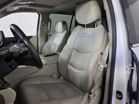 Used 2016 Cadillac Escalade Premium image 6