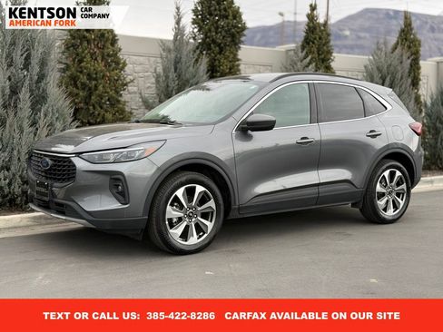 Used 2025 Ford Escape Platinum image 1