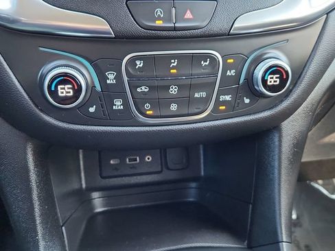 Used 2024 Chevrolet Equinox LT FWD image 43