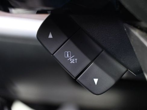 Used 2018 Subaru Outback 2.5i Limited AWD/4WD image 32