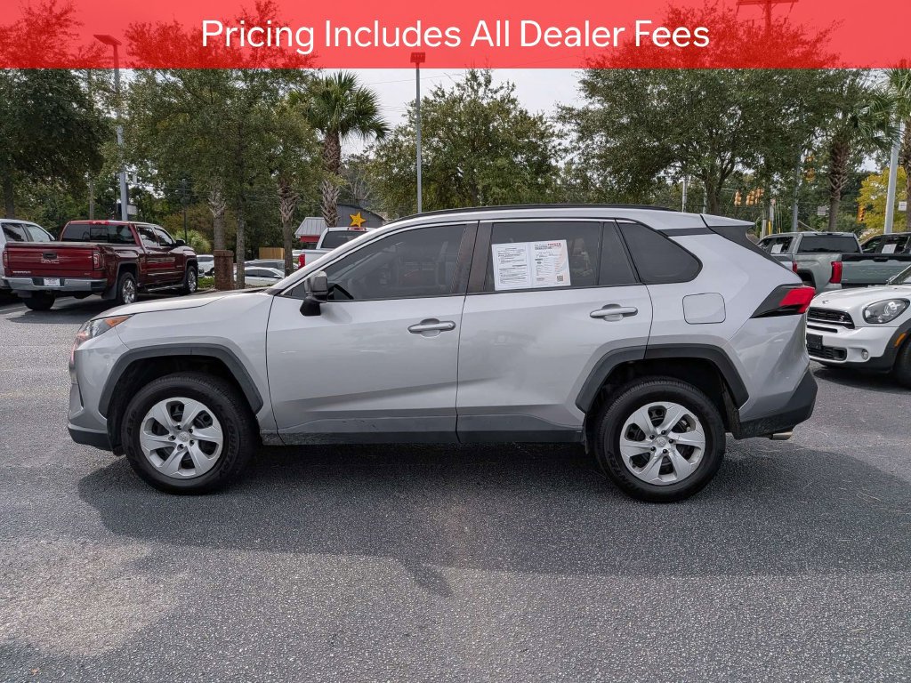 Used 2019 Toyota RAV4 LE FWD image 8
