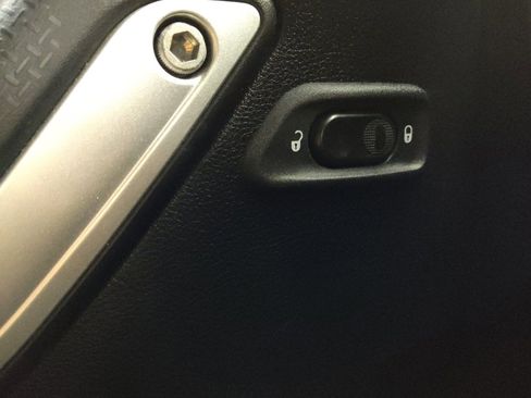 Used 2014 Jeep Wrangler Unlimited Sahara w/ Connectivity Group image 27