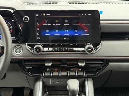 Used 2026 Chevrolet Colorado Z71 AWD/4WD image 12