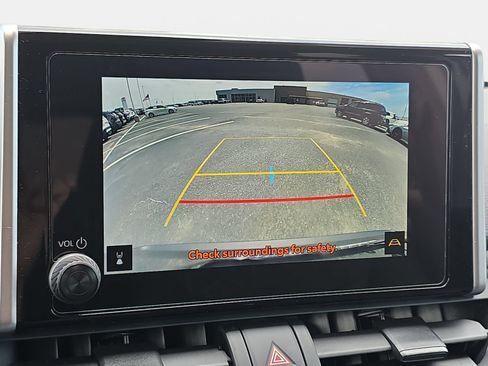 Used 2025 Toyota RAV4 XLE AWD/4WD image 22