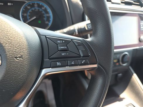 Used 2022 Nissan Leaf S FWD image 18