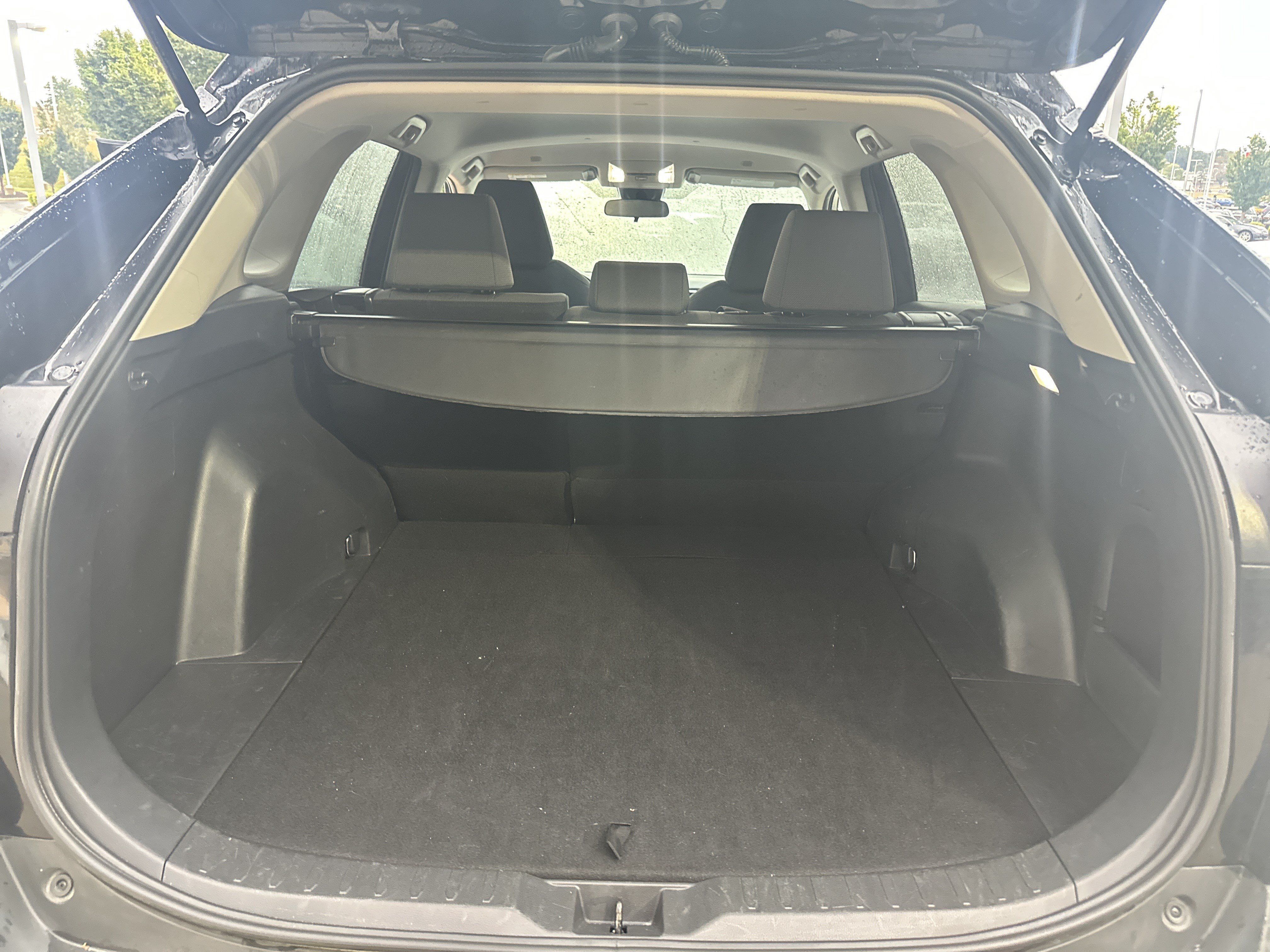 Used 2025 Toyota RAV4 XLE AWD/4WD image 31
