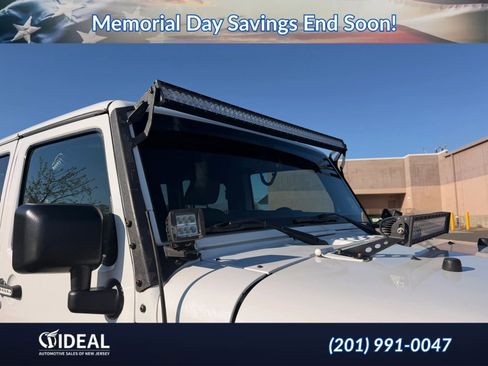 Used 2016 Jeep Wrangler Unlimited Sahara w/ Connectivity Group AWD/4WD image 15
