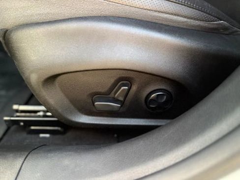 Used 2018 Jeep Renegade Limited w/ UConnect 8.4 Nav Group image 32