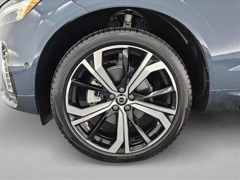 Used 2025 Volvo XC60 B5 Ultra AWD/4WD image 28