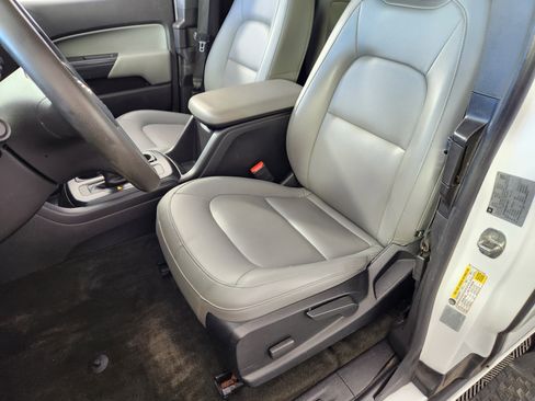 Used 2015 Chevrolet Colorado W/T image 12