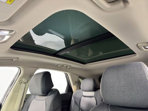 Used 2024 Genesis Electrified GV70 Advanced image 11