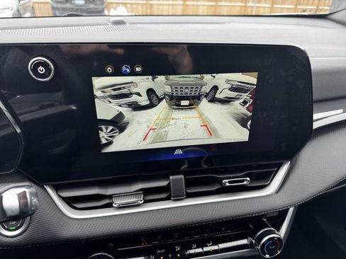 Certified 2025 Chevrolet Equinox LT image 4