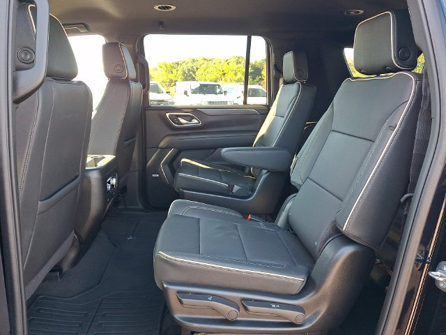 Used 2024 GMC Yukon XL SLT w/ SLT Luxury Package AWD/4WD image 18