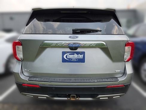 Used 2020 Ford Explorer XLT w/ Equipment Group 202A AWD/4WD image 11