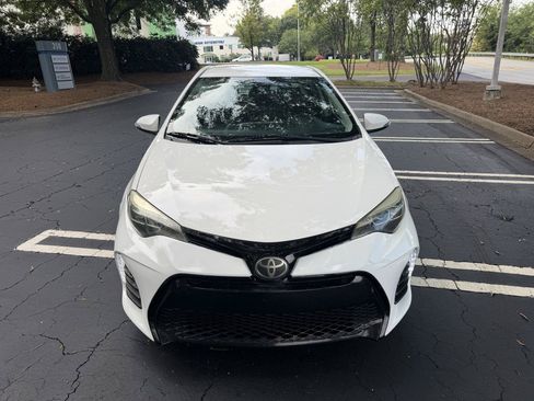 Used 2019 Toyota Corolla SE FWD image 2