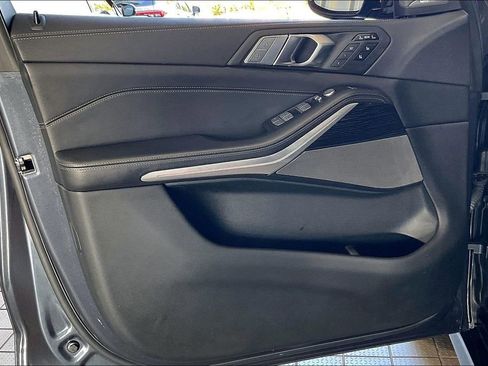 Used 2021 BMW X7 M50i w/ Cold Weather Package AWD/4WD image 2