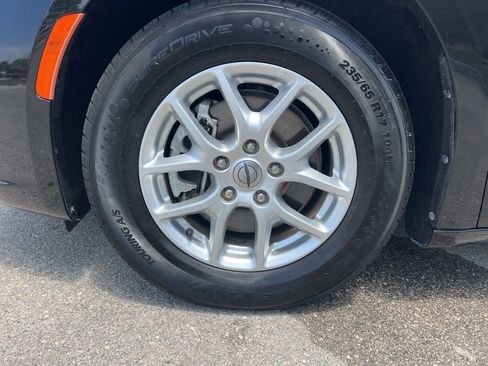 Certified 2023 Chrysler Pacifica Touring-L FWD image 25