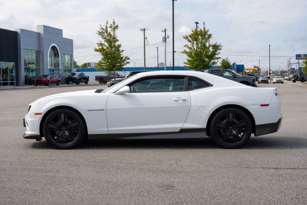 Used 2011 Chevrolet Camaro SS RWD image 4