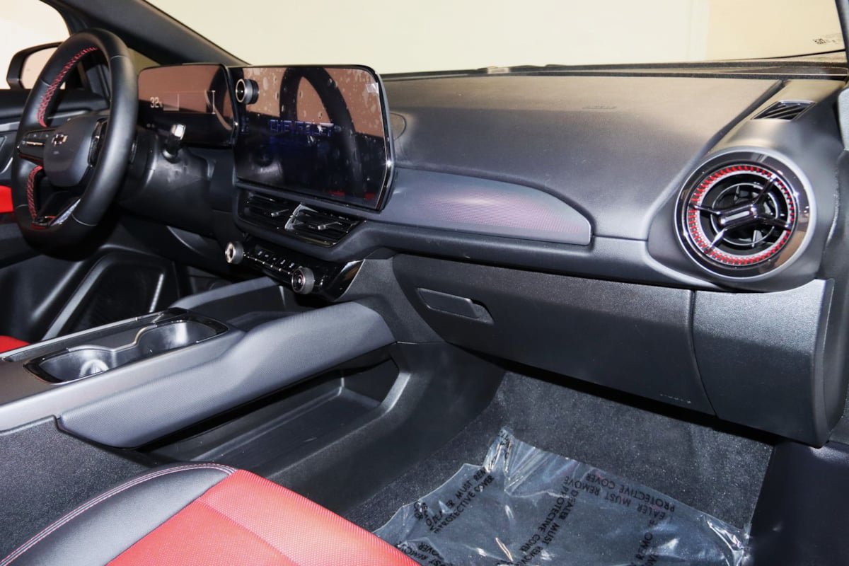 Used 2025 Chevrolet Equinox EV RS FWD image 66