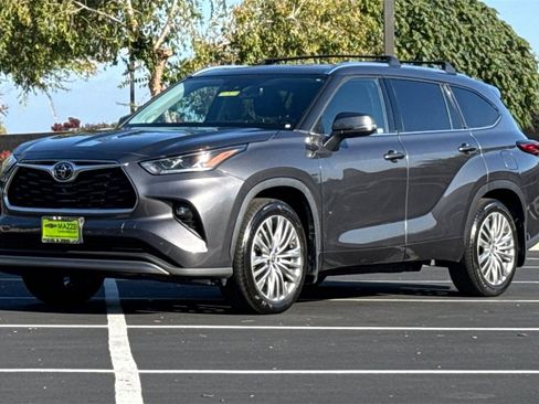 Used 2022 Toyota Highlander Platinum image 14