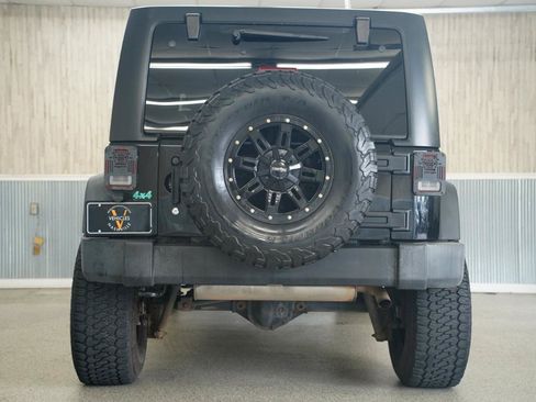 Used 2015 Jeep Wrangler Unlimited Sport w/ Quick Order Package 24S AWD/4WD image 9