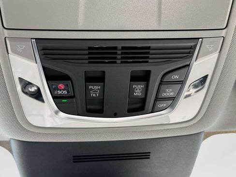 Certified 2025 Acura MDX SH-AWD w/ Technology Package image 27