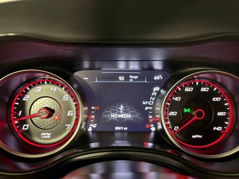 Used 2022 Dodge Charger SXT RWD image 21