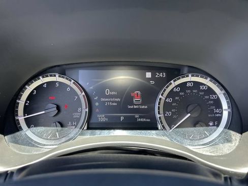 Used 2023 Toyota Highlander XLE FWD image 35