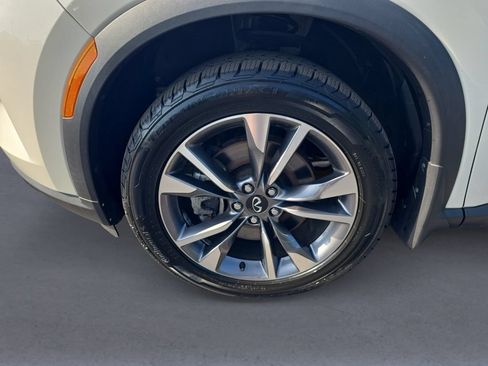 Used 2023 INFINITI QX60 Luxe w/ Performance Audio Package AWD/4WD image 10