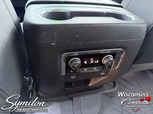 Used 2023 Chevrolet Suburban Premier AWD/4WD image 20